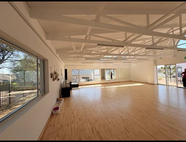139M² OFFICE TO LET IN KYALAMI